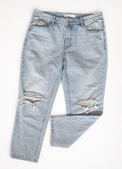 Garage Ex-boyfriend Distressed Light Wash Jeans | Sz 30 or 11