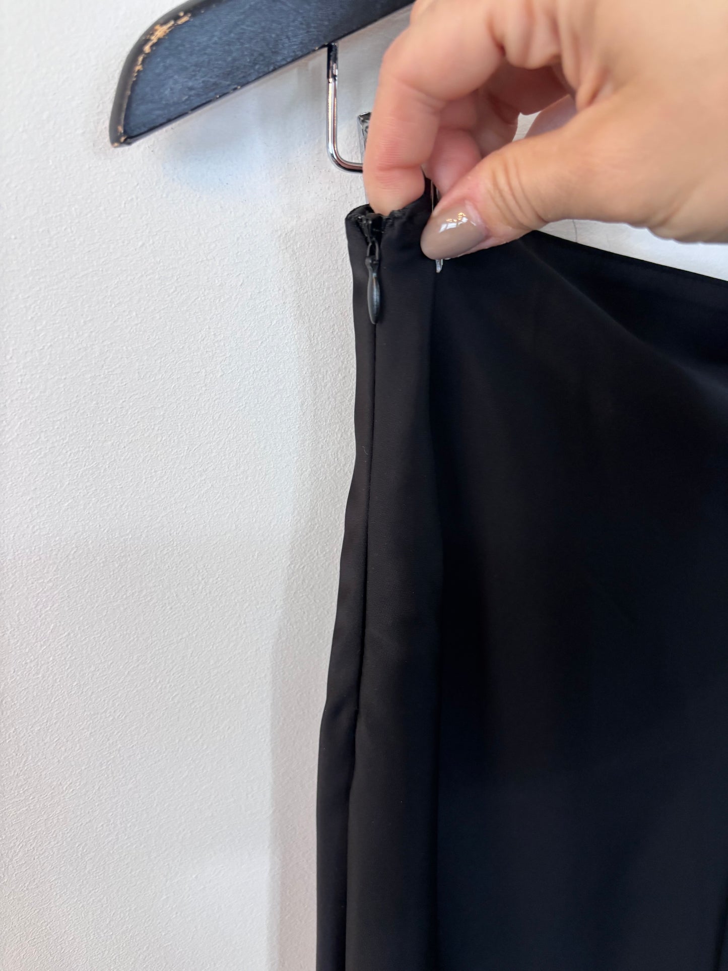 Sincerely Jules Satin Black Skirt | Sz Large
