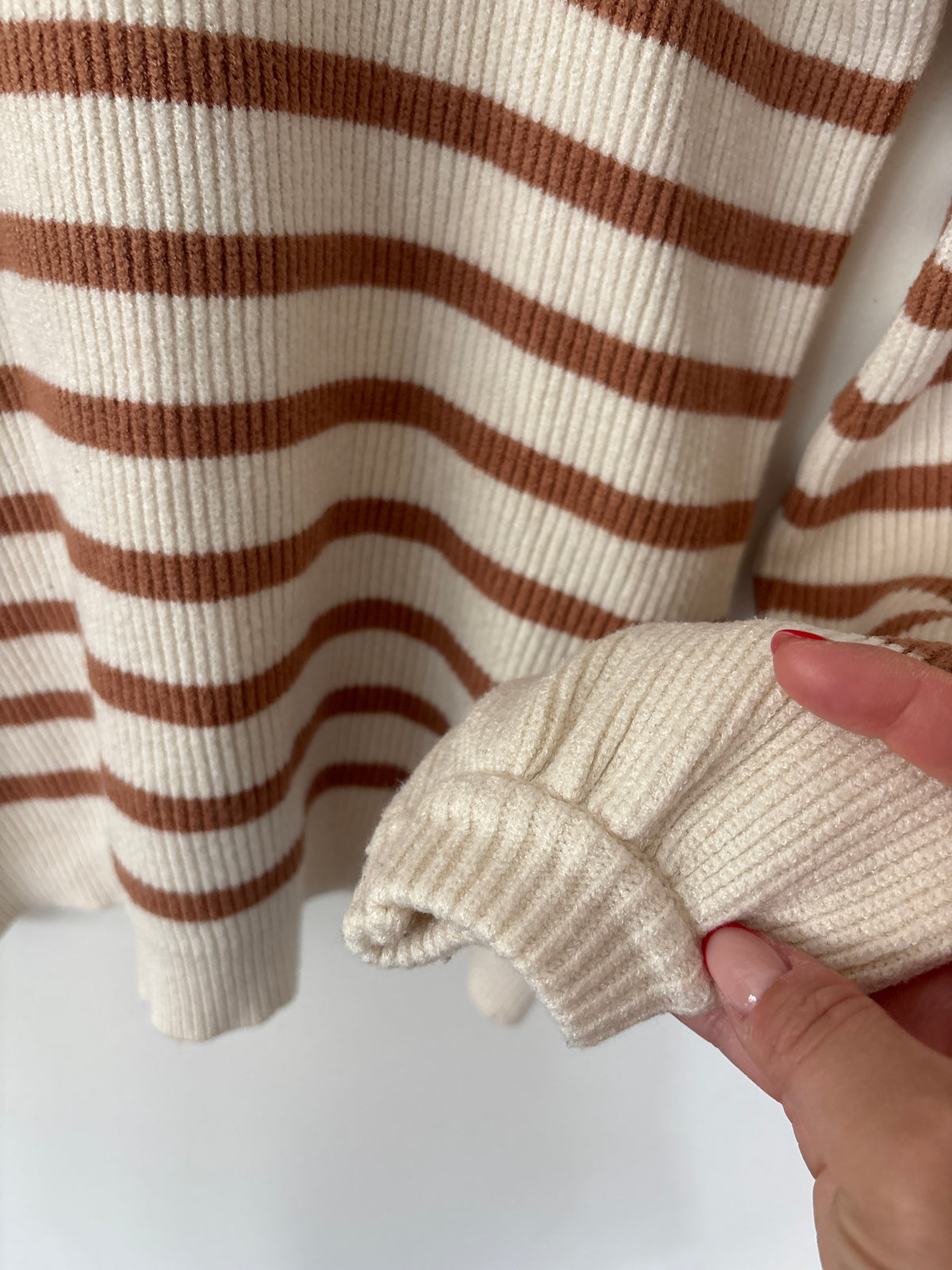 Pretty Garden Beige Striped Sweater | Sz Small