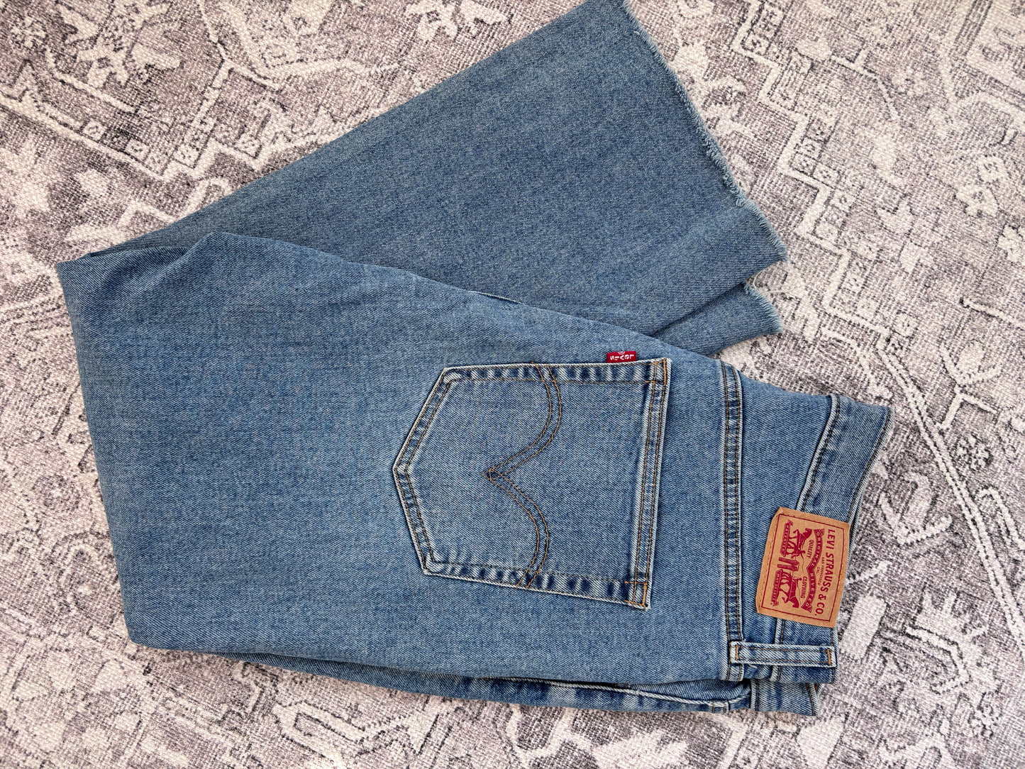 Levi's High Rise Flared Crop Jeans | Sz 31