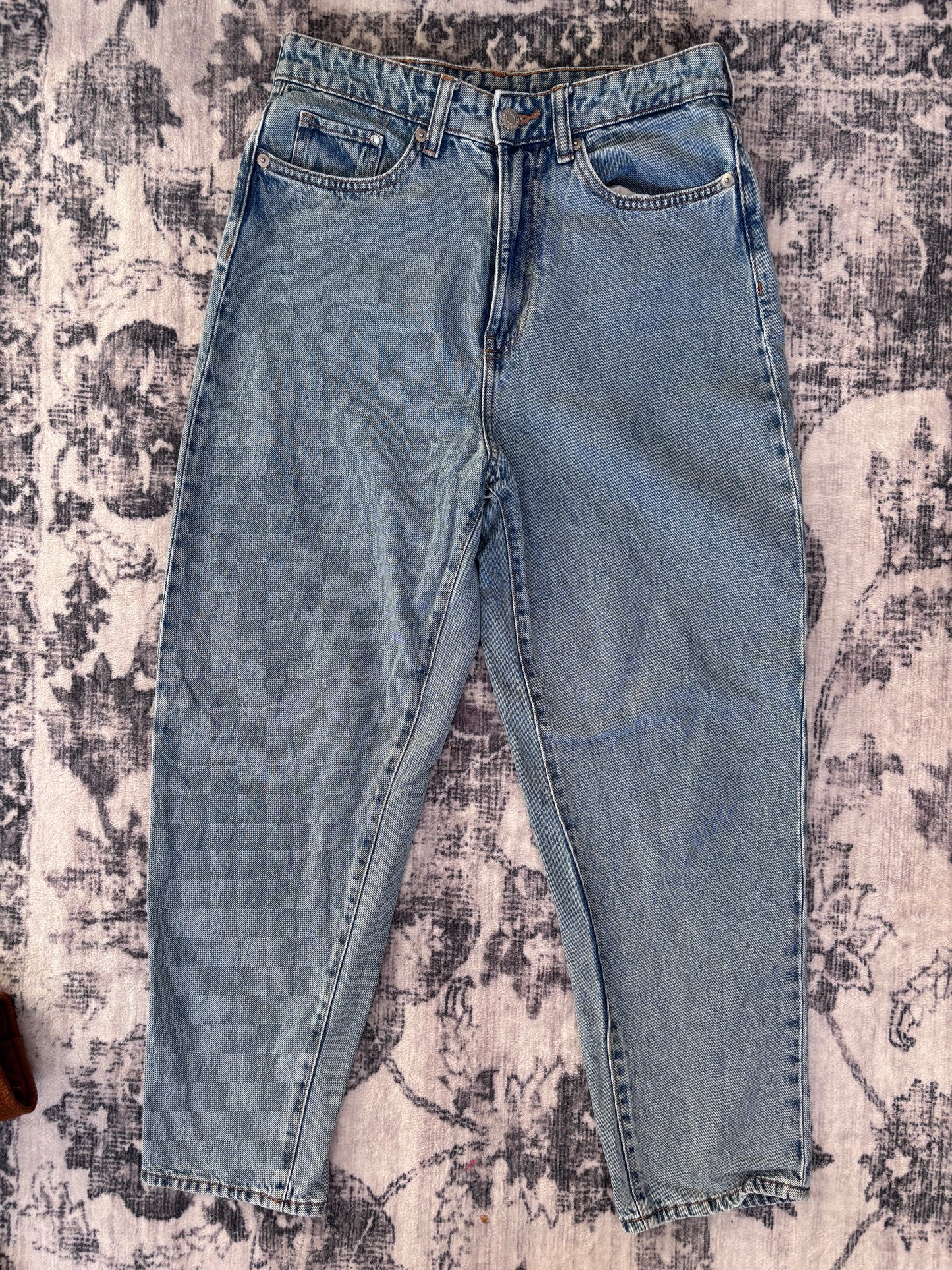 H&M &Denim Loose Ankle Mom Jeans | Sz 6 (J116BC5)