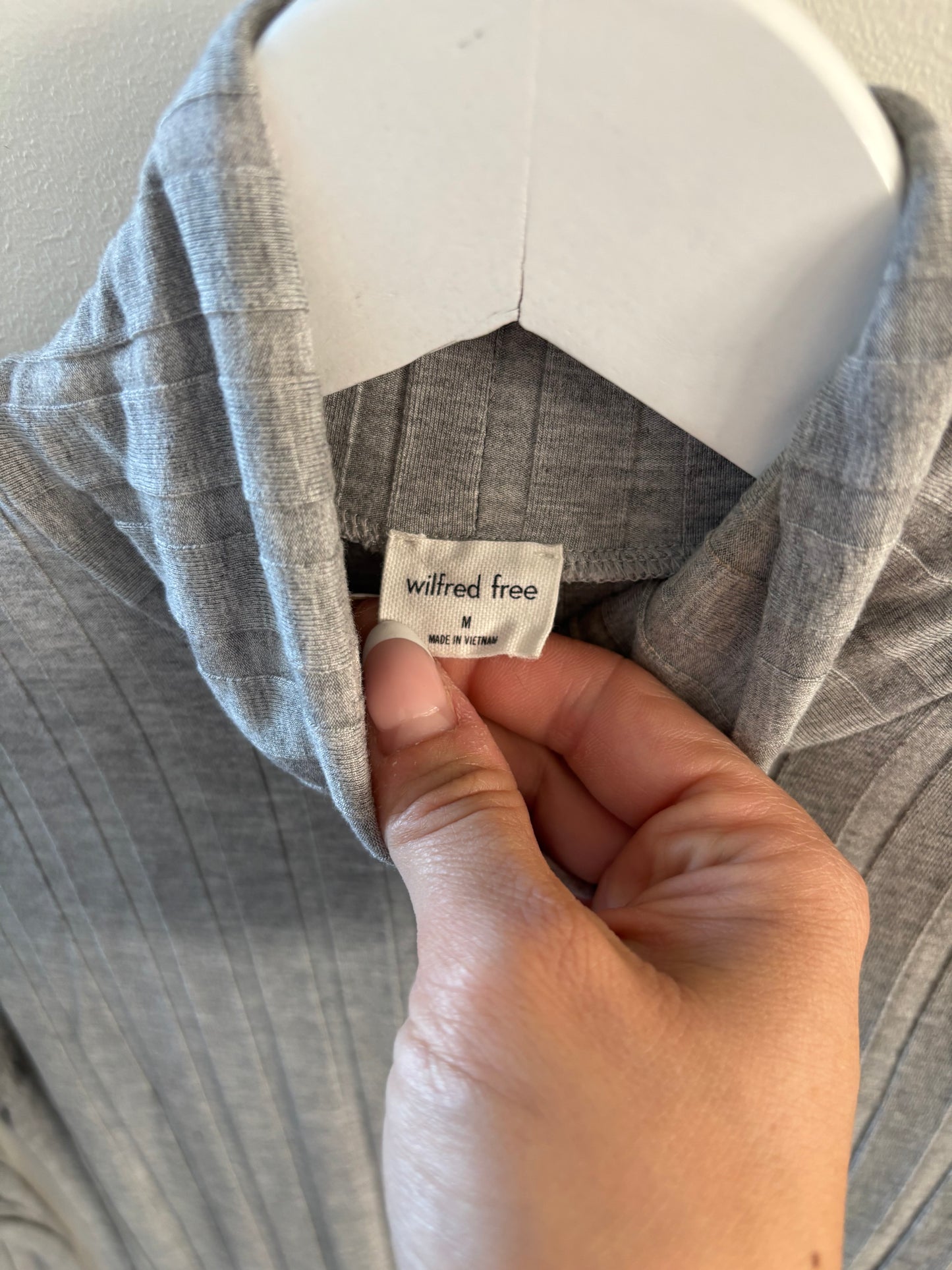 Wilfred / Aritzia Grey Ribbed Turtleneck | Medium