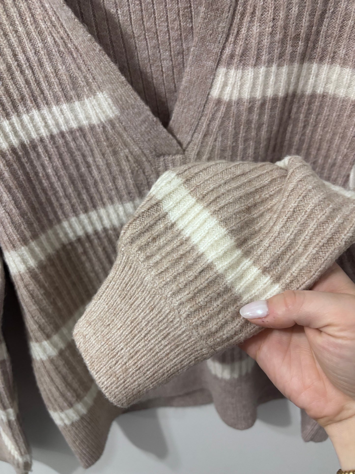Gentle Fawn Oatmeal Becket Pullover Sweater | Sz Small (fits oversized)