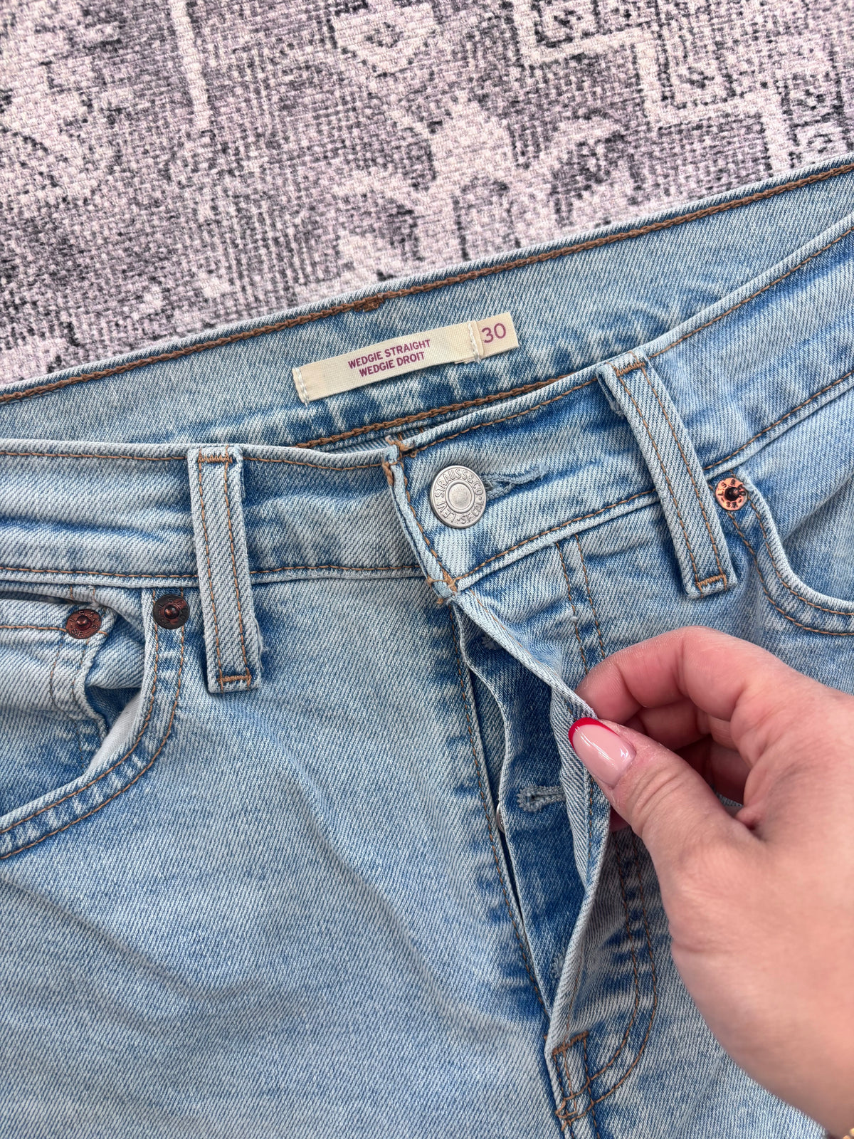Levi's Lighwash Wedgie Straight Jeans | Sz 30 (cotton/poly/elastane, fits 28-30)