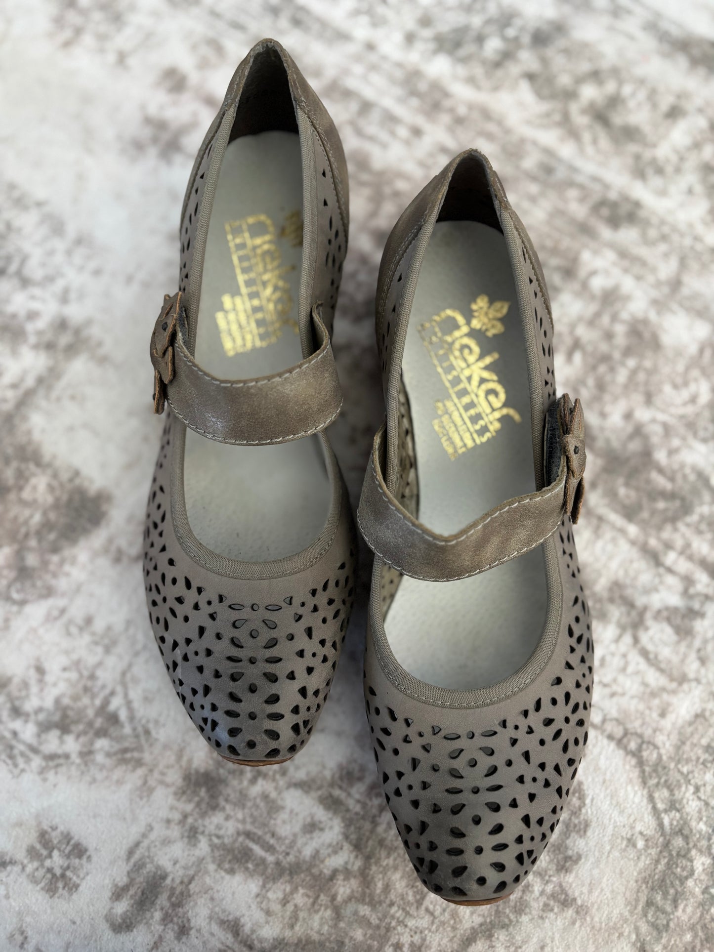 Rieker Grey Mary-Jane Heels | 7.5