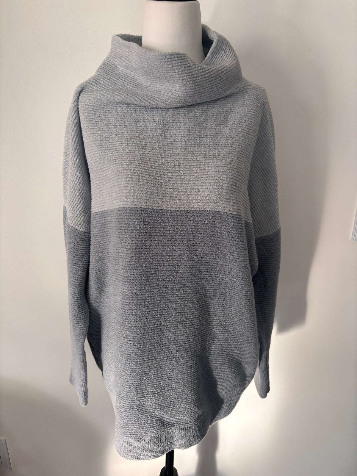 Rd Style Classic Ottoman Tunic in Colourblock Blue | Sz Medium (oversized)