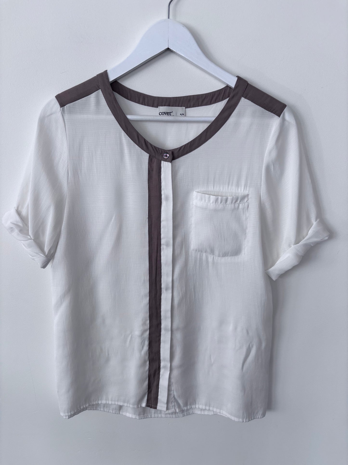 Covet Brown Trim Ivory Top | Sz Medium