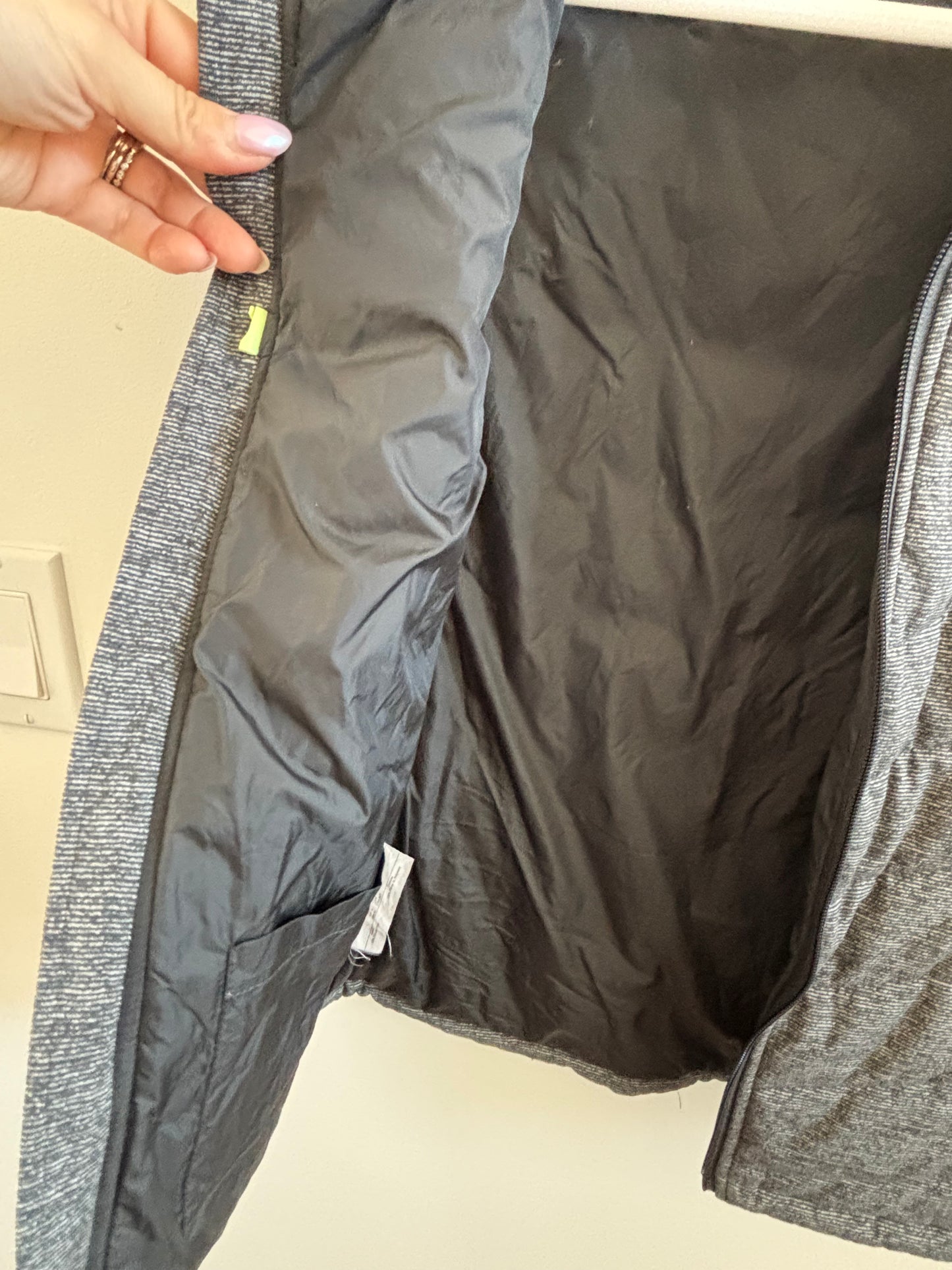 The North Face Charcoal Pseudio Vest | XS (O60M10)