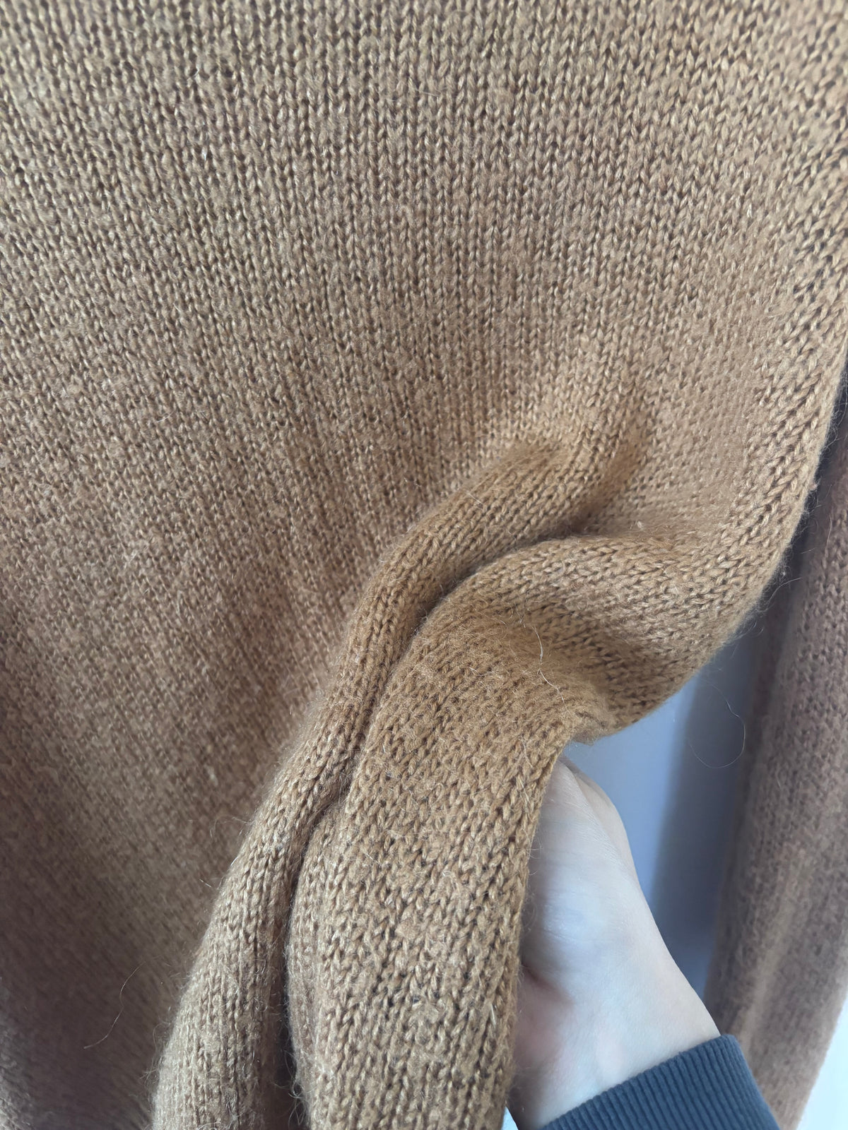 H&M Camel Soft Lightweight Crewneck | Sz Medium