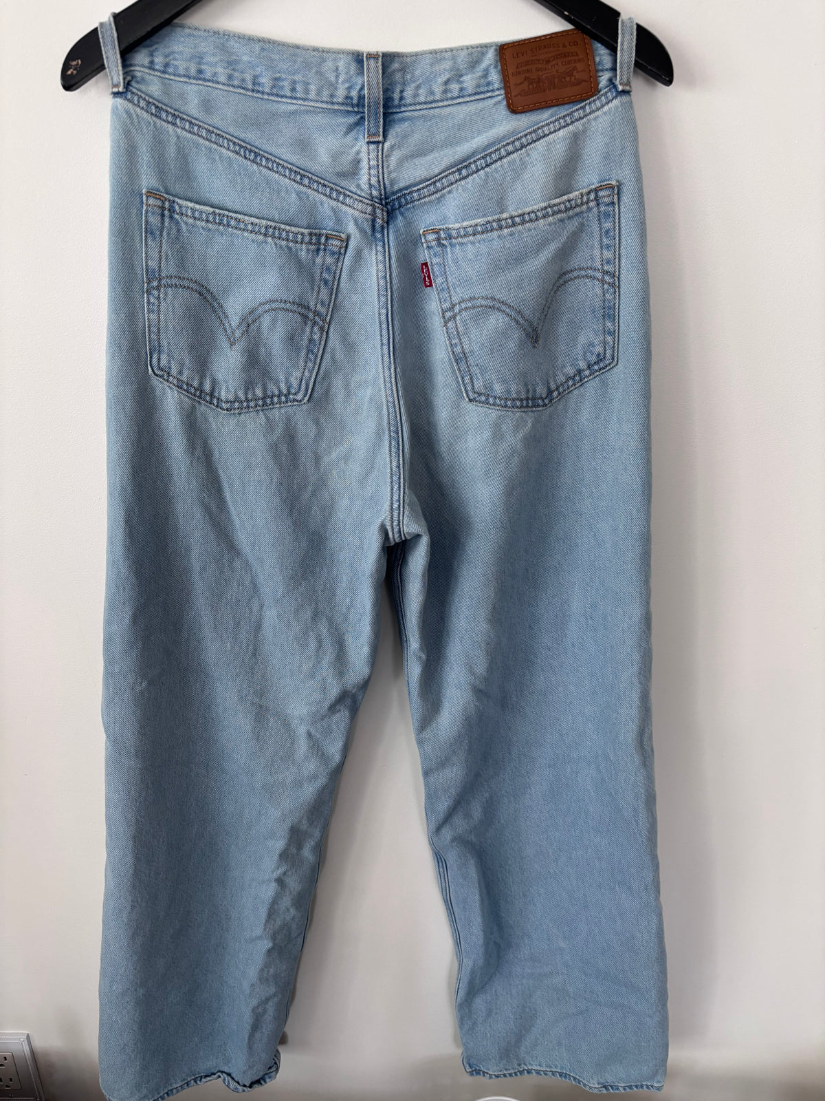 Levi's High Loose Light-wash Jeans | Sz 28
