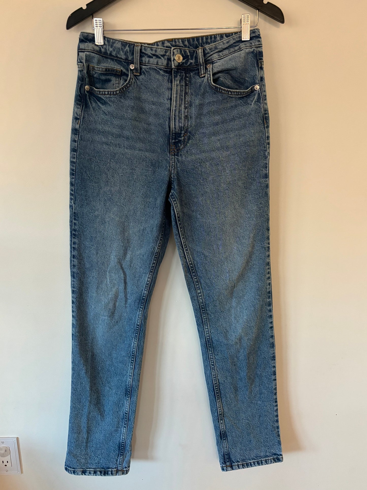 H&M Vintage HR Straight Jeans (Light/Med Wash) | Sz 8 (N28S20)