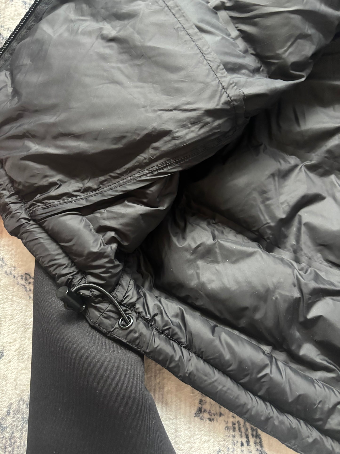 Zara Combination Cropped Hooded Puffer Jacket in Black | Large (N189C8)