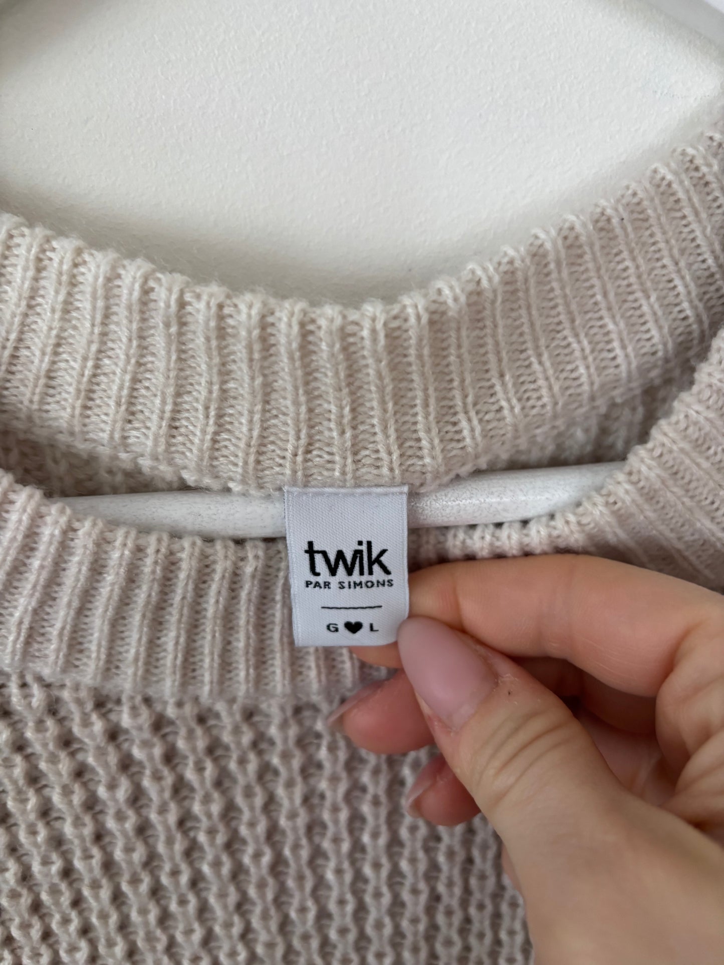 Twik Cream Raglan Crewneck Sweater | Sz Large
