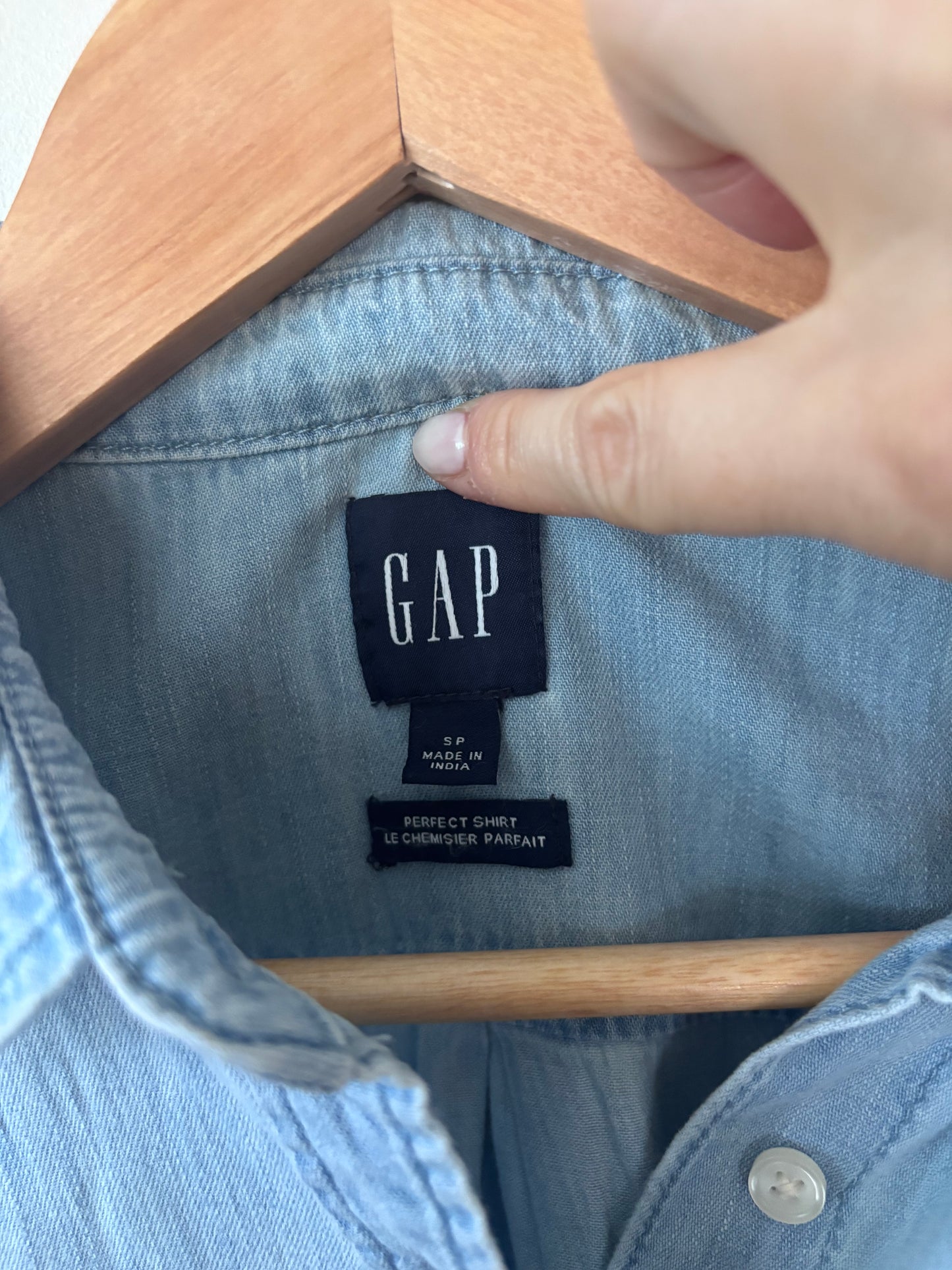 Gap Chambray the Perfect Shirt Button Down | Sz Small