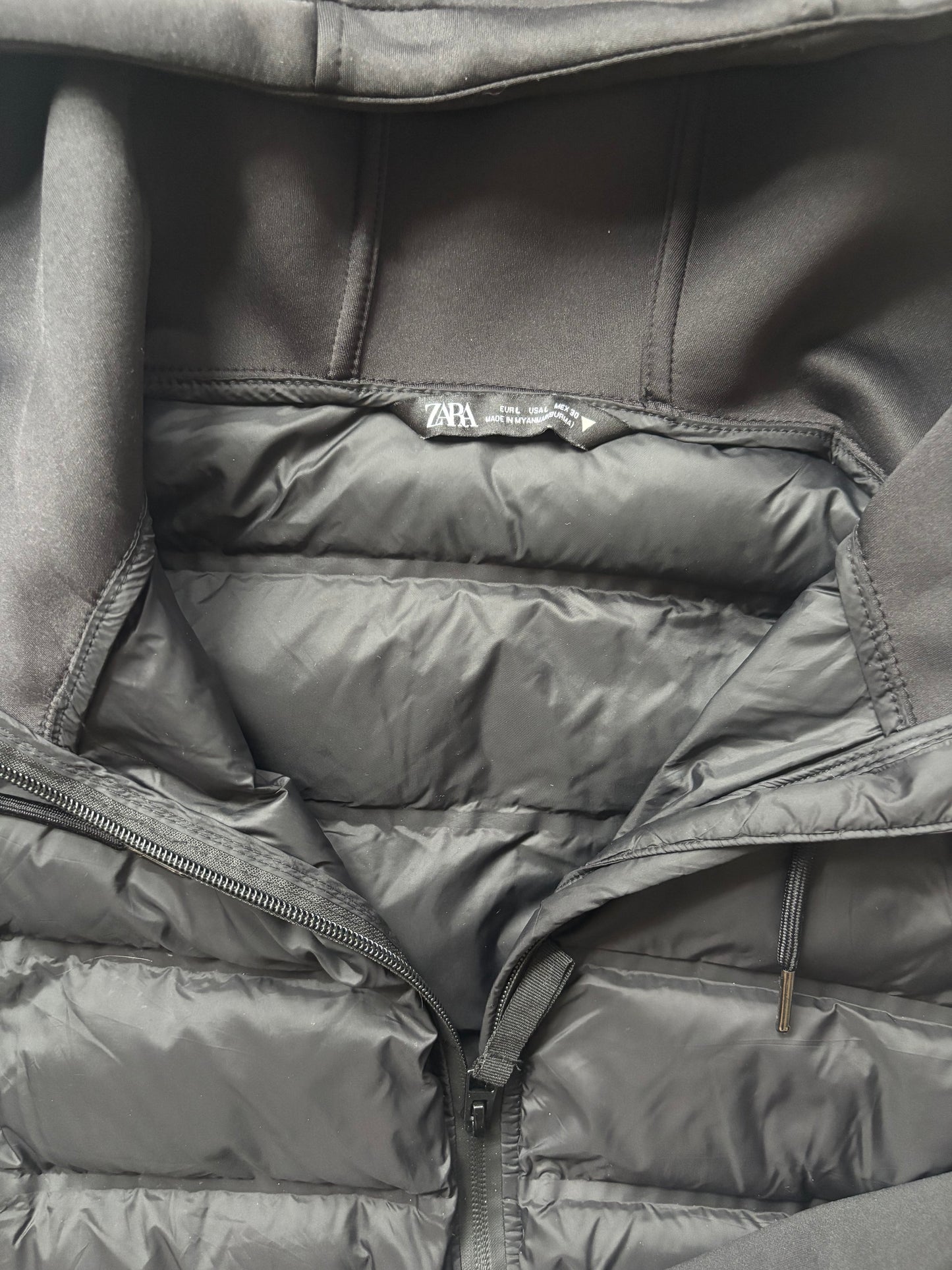 Zara Combination Cropped Hooded Puffer Jacket in Black | Large (N189C8)