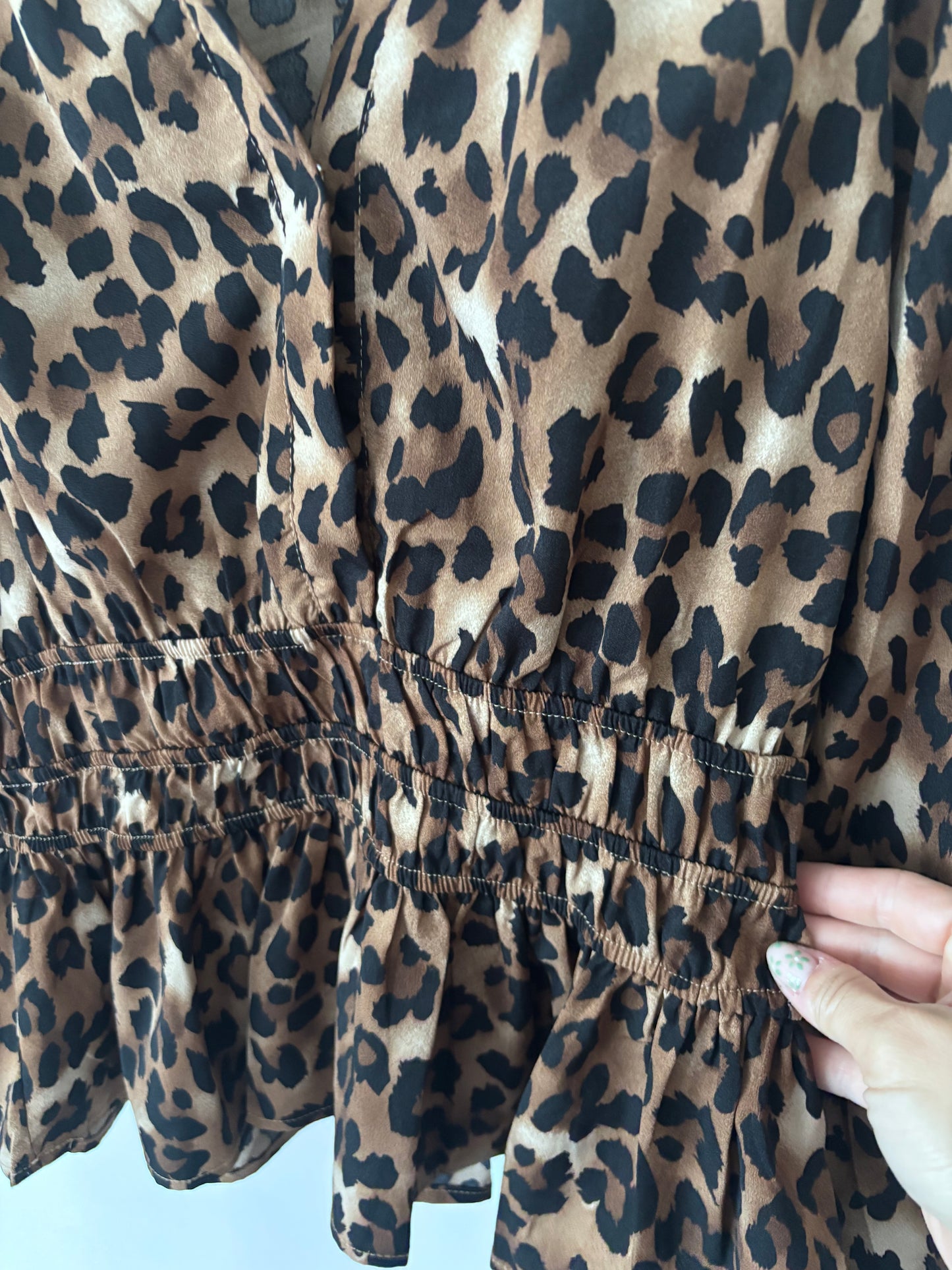 She + Sky leopard Top | Sz Small