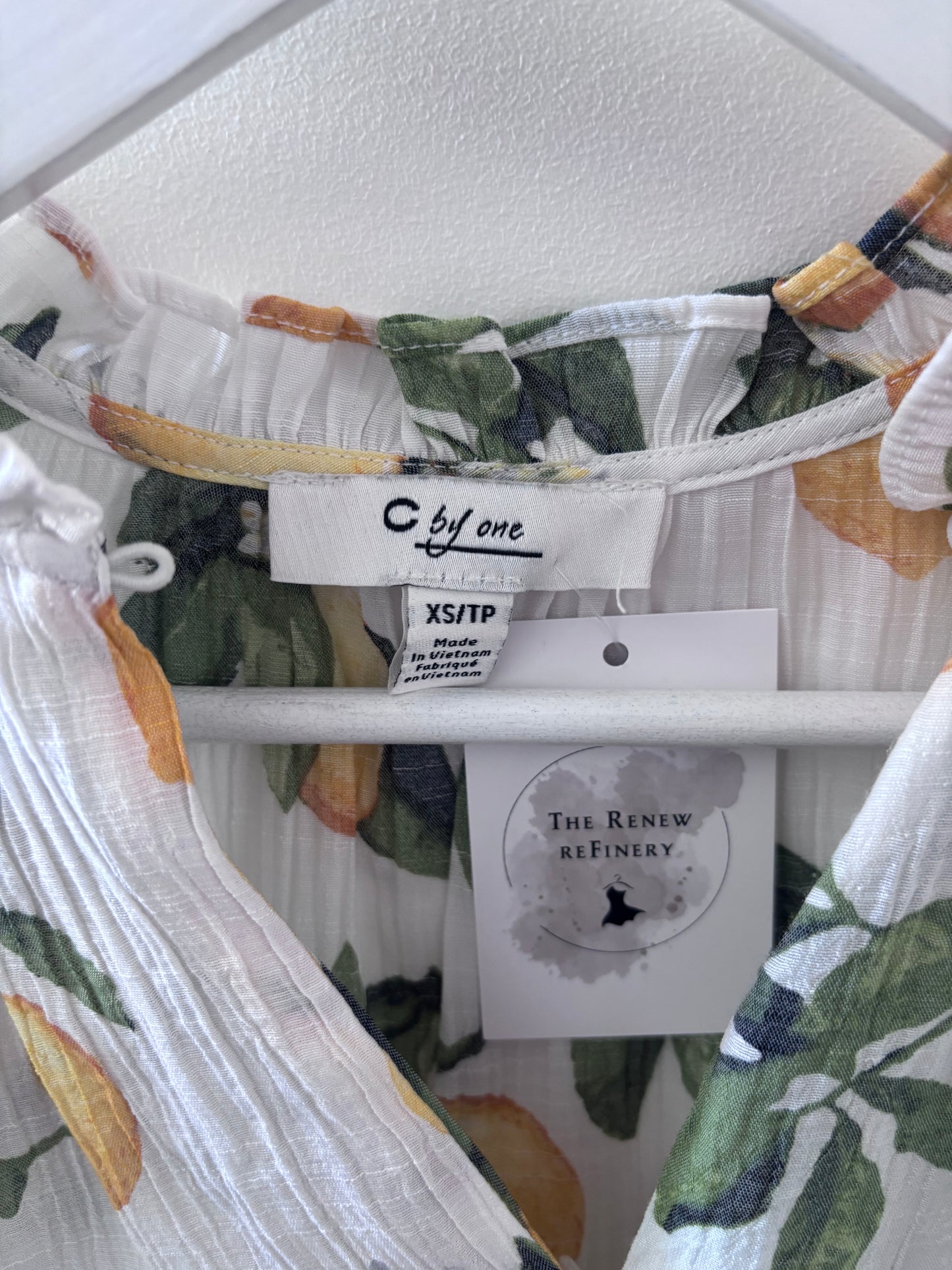 C by One Lemon Printed Button Up Blouse | Sz XS