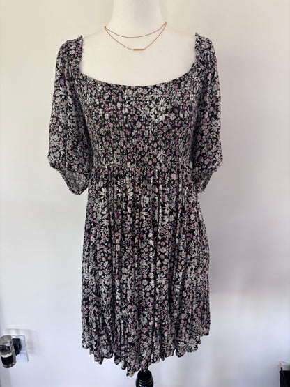 Saltwater Luxe Smocked Floral Mini Dress | Sz Medium (large)