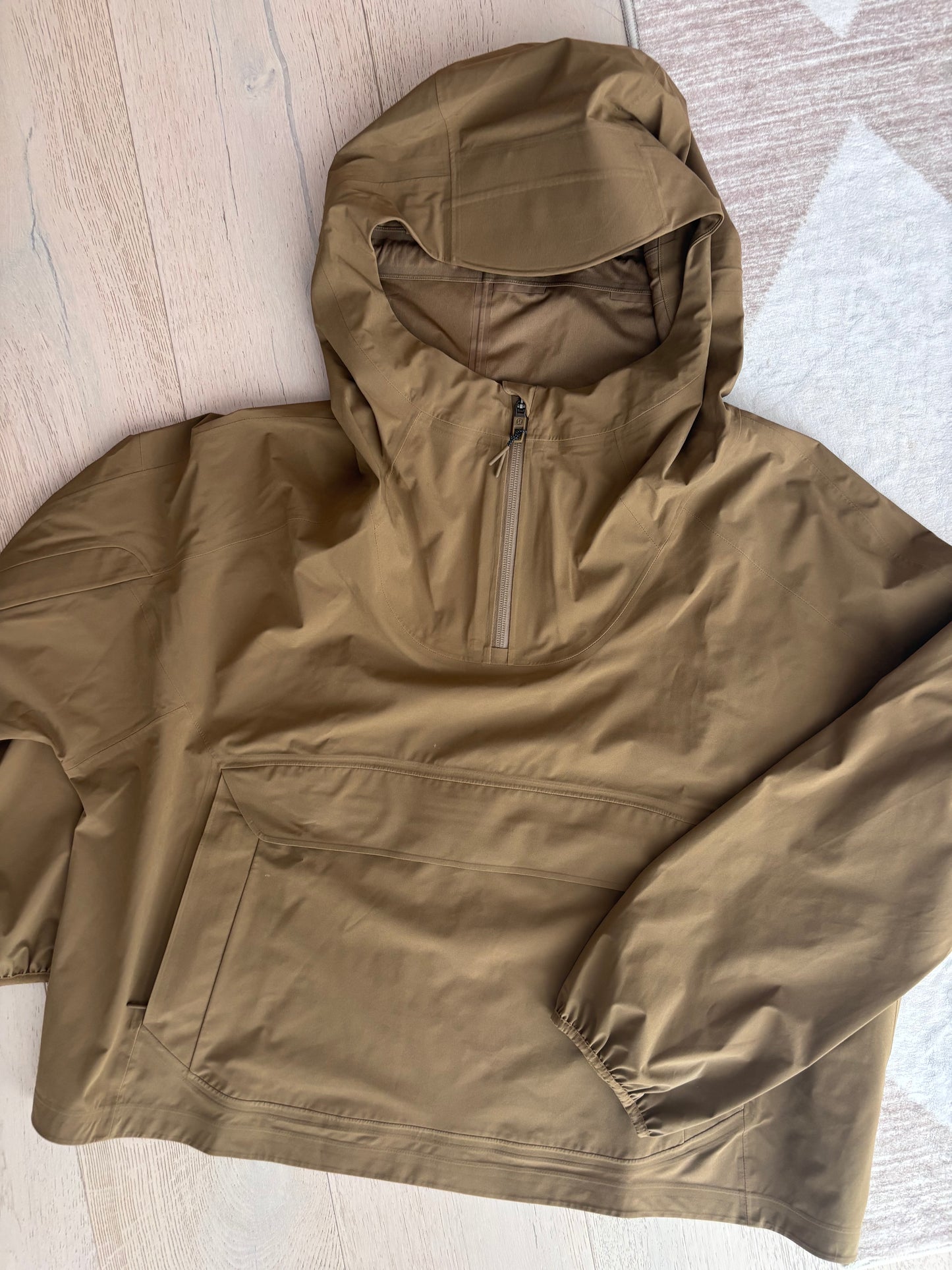 Lululemon Waterproof Hiking Poncho in Allspice | Sz 2 (oversized)