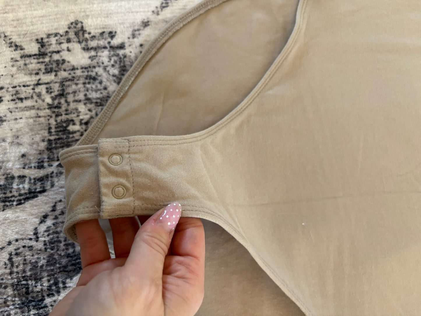 Gap Compact Jersey Bodysuit in Beige | XL (N78N19)