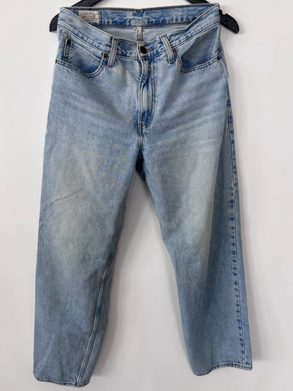 Levi's Light-wash Straight/Loose Jeans | Sz 28