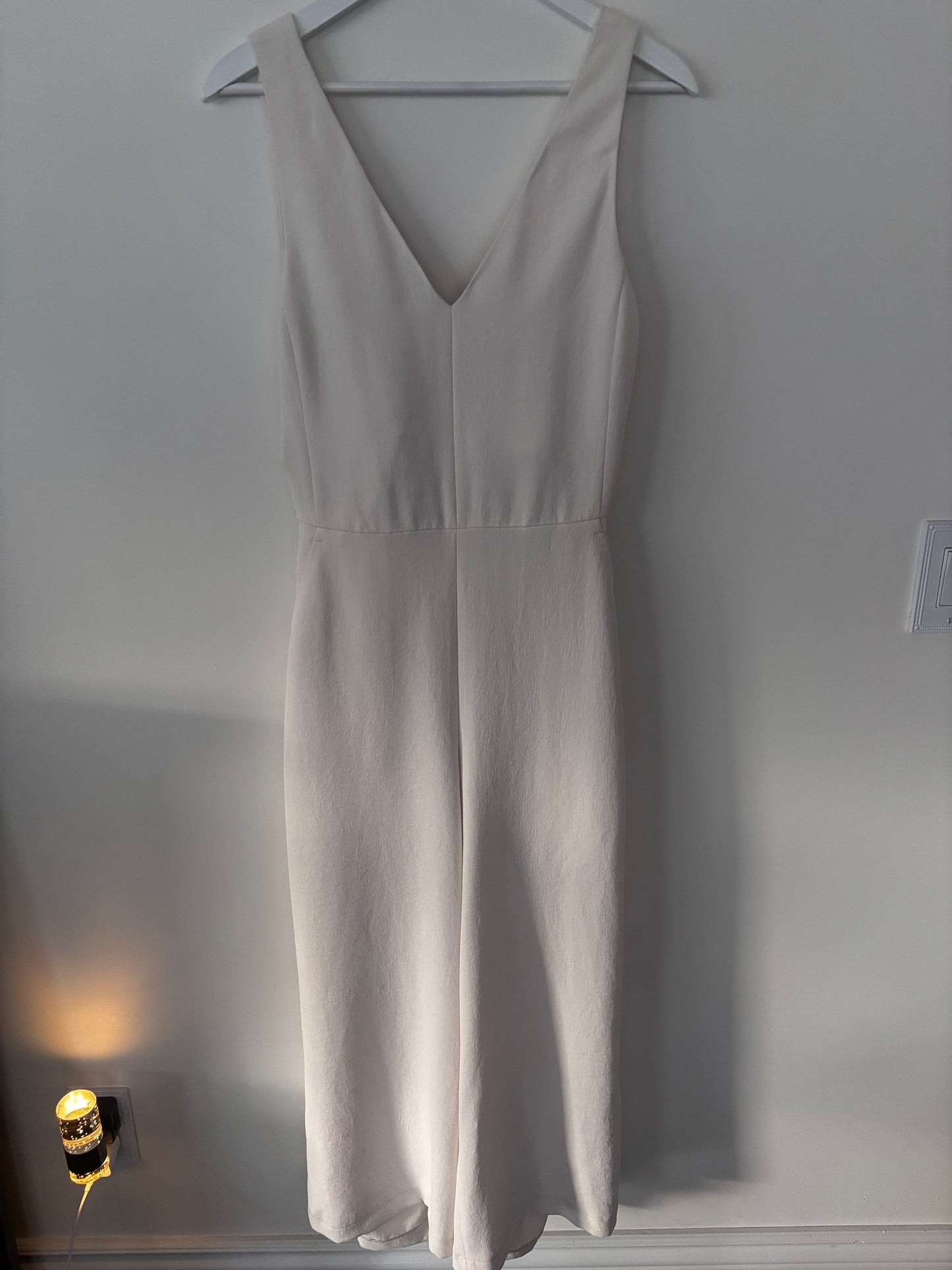 Aritzia Wilfred V Neck Ecoulement Wide Leg Jumpsuit | Sz 10 (flaw)
