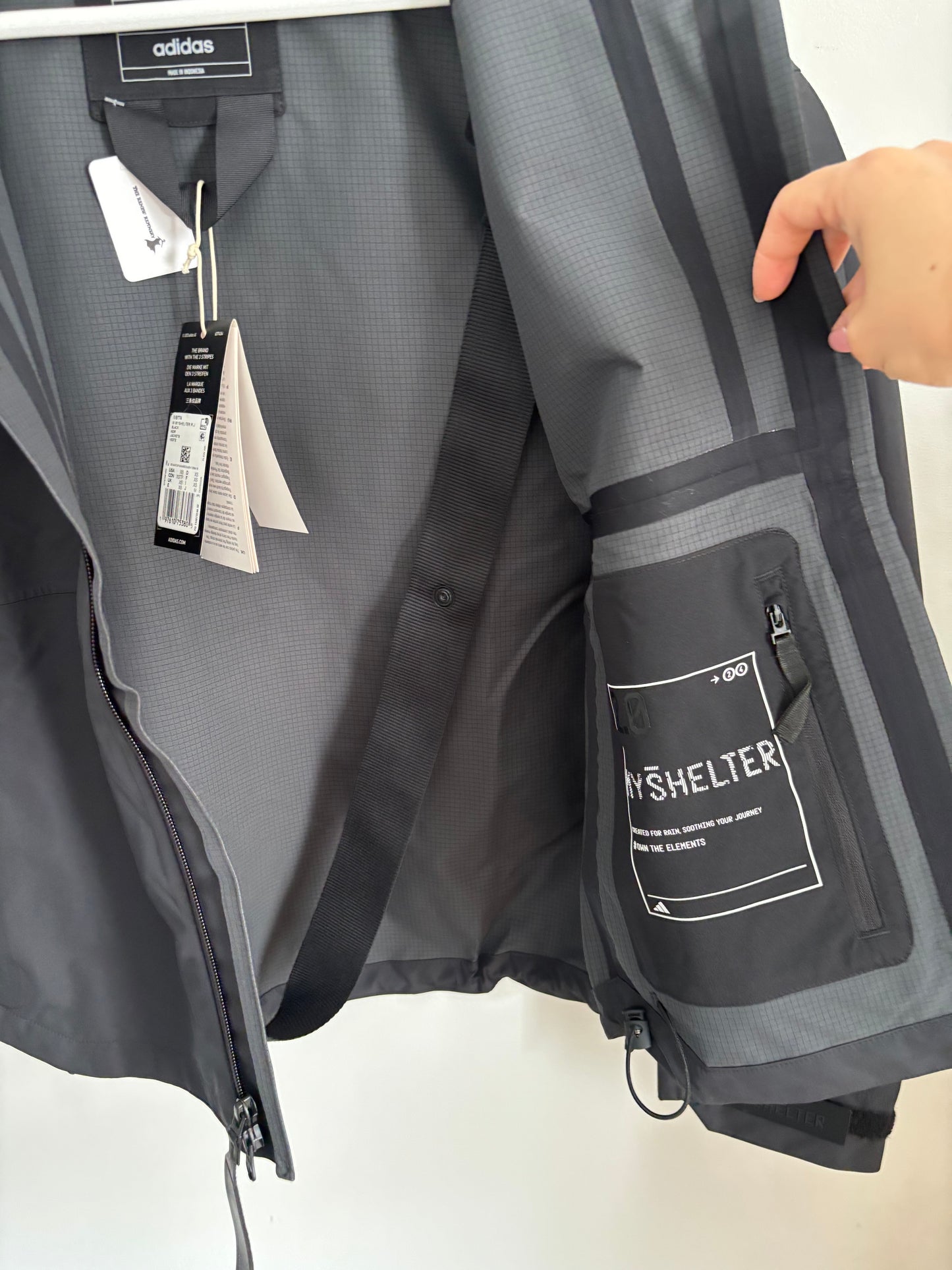 Adidas NWT Hooded Raincoat | XS (oversized fit)