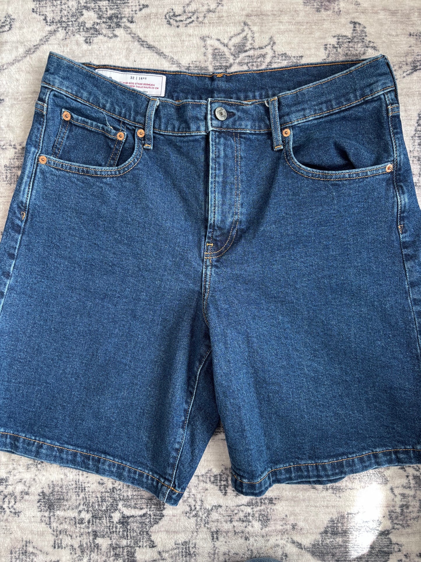 Gap High Rise Stride Bermuda Shorts 10" | Sz 14