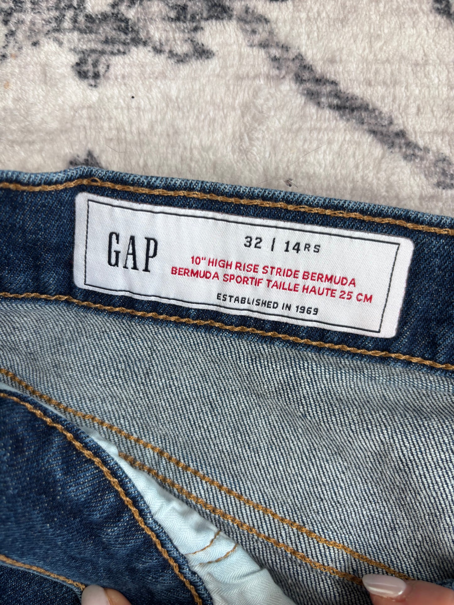 Gap High Rise Stride Bermuda Shorts 10" | Sz 14