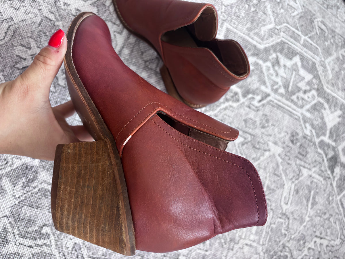 Beast Fashion Block Heel Boots | Sz 9