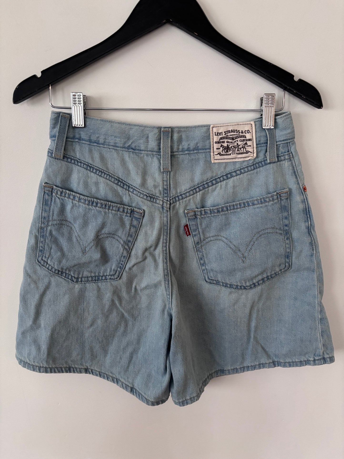 Levi's High Baggy Lightwash Shorts | Sz 27
