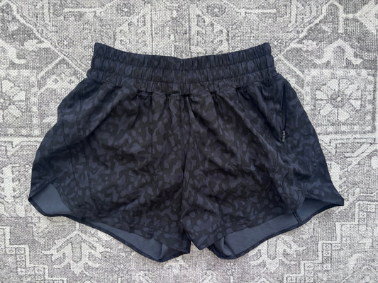Lululemon Spotted Black/Grey Shorts | Sz 6