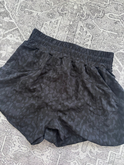 Lululemon Spotted Black/Grey Shorts | Sz 6