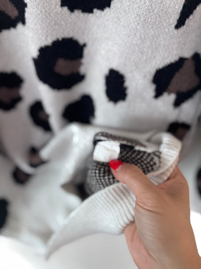 Lost in Lunar Animal Print Sweater | Sz XS (would fit sz Small)