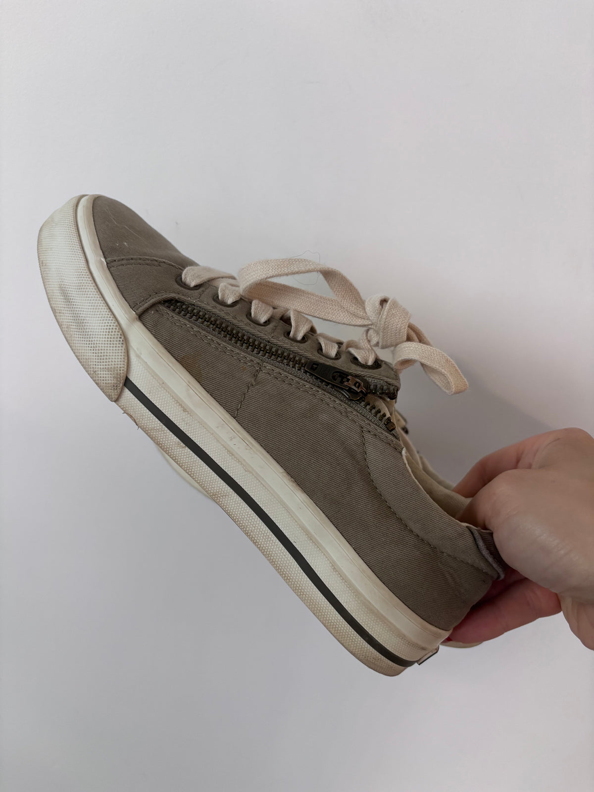 Taos Z-Soul Sneakers Sz