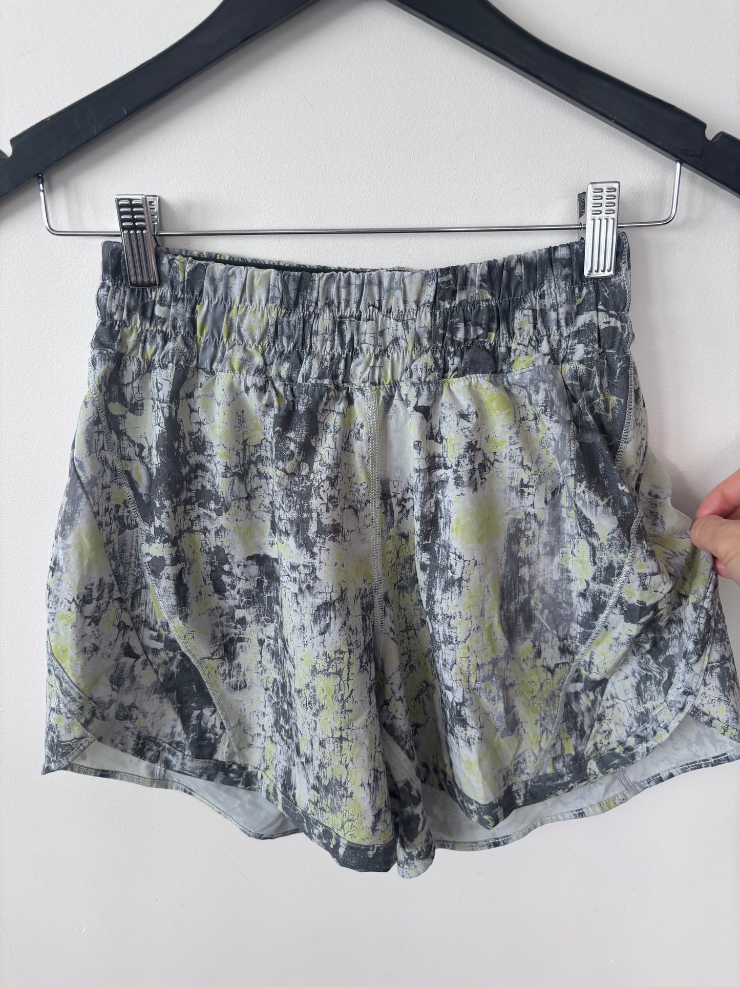 Lululemon Track That High Rise Short 5" Cinder Grain Smoked Spruce Multi (flaw) | Sz 6
