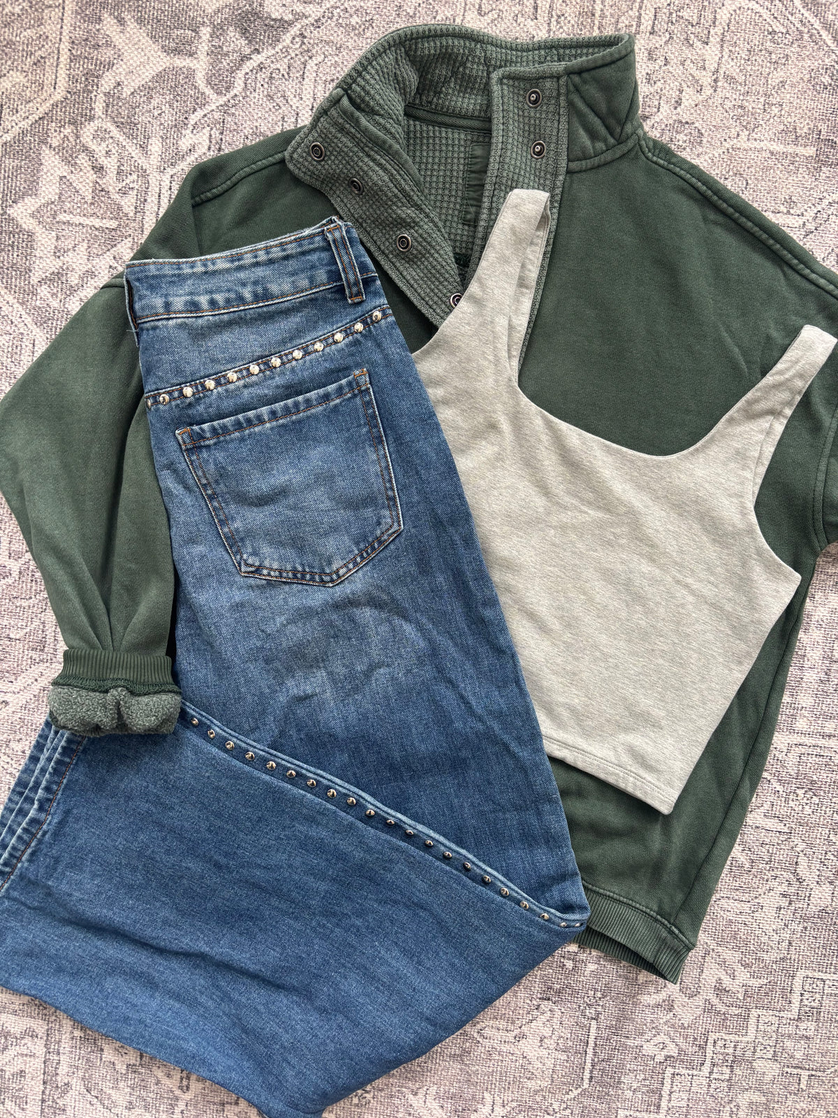 Aerie Oh Snap! Sweatshirt in Green | XXS (size medium fit)