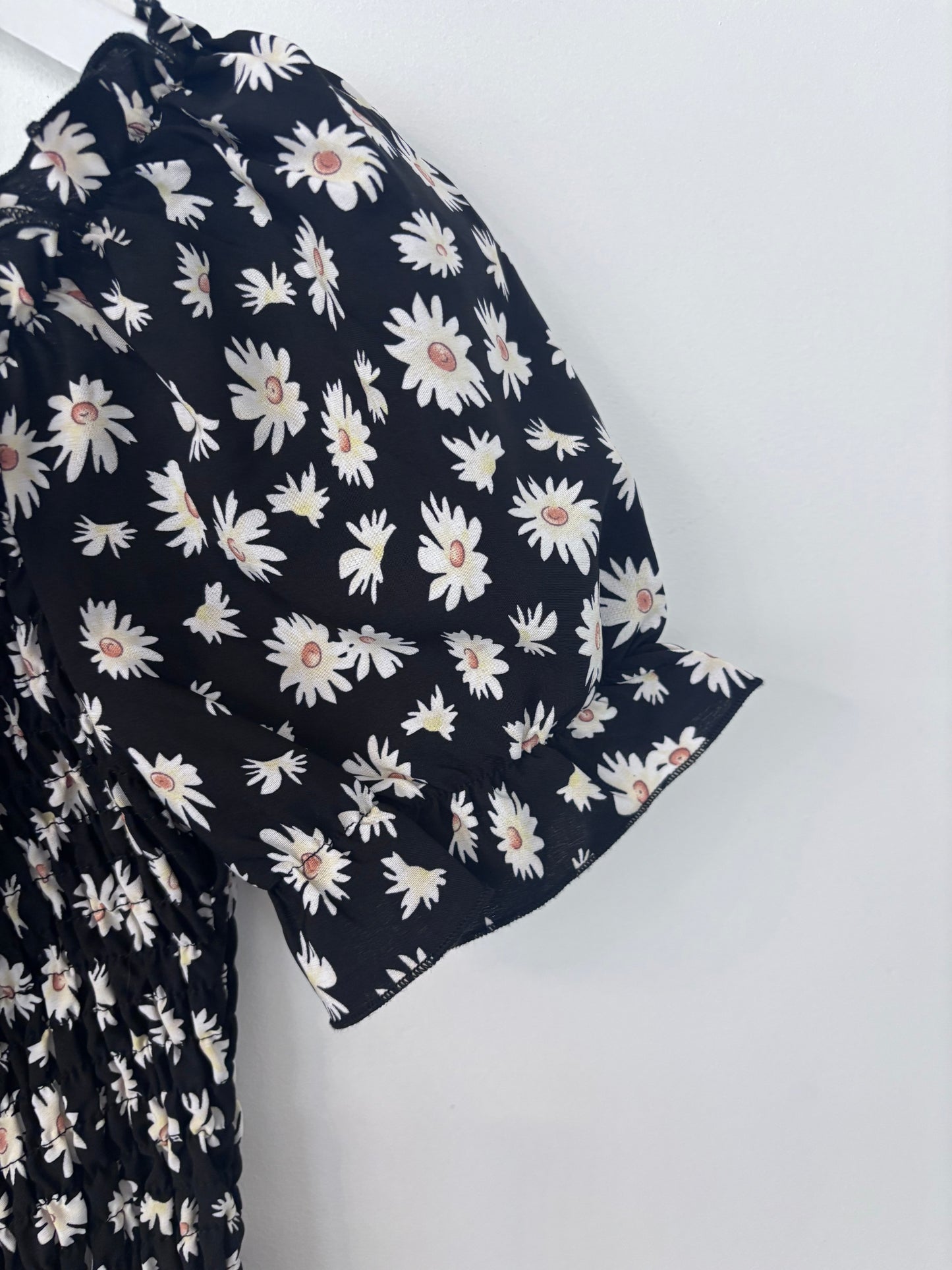 Pretty Garden Black/White/Yellow Smocked Dress | Sz Small