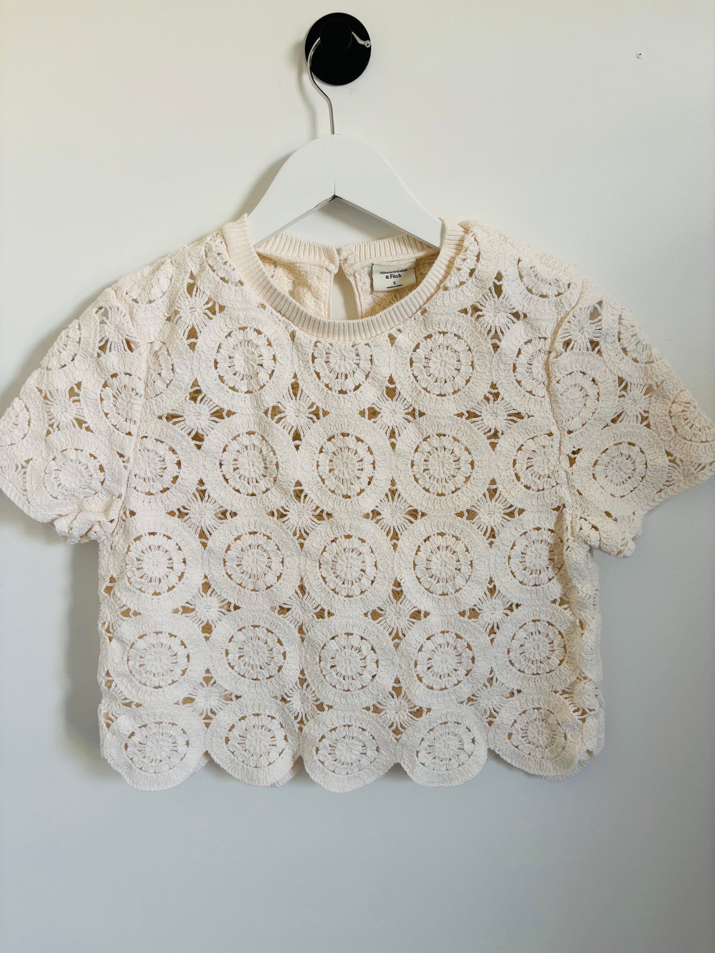 Abercrombie Crochet Cream Top | Small (O18L4)