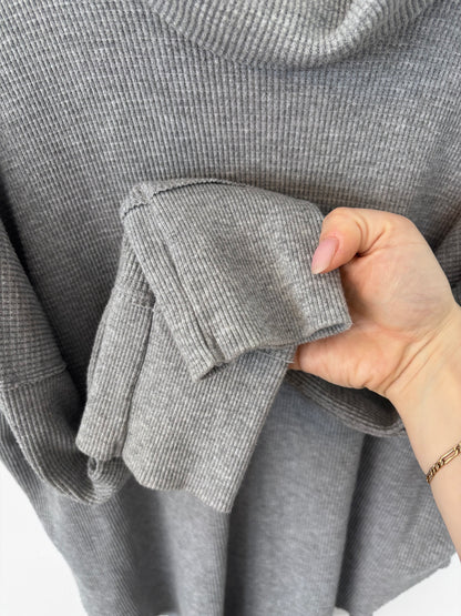 Aritzia TNA Thermal Cowlneck in Grey | Sz Large