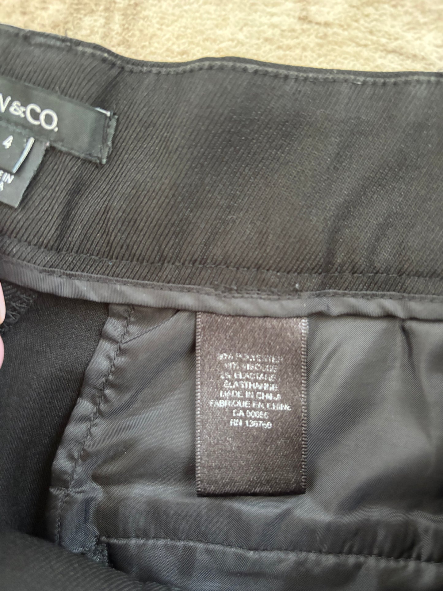 RW&Co Cargo Tapered Black Pants | 4 (O136L4)