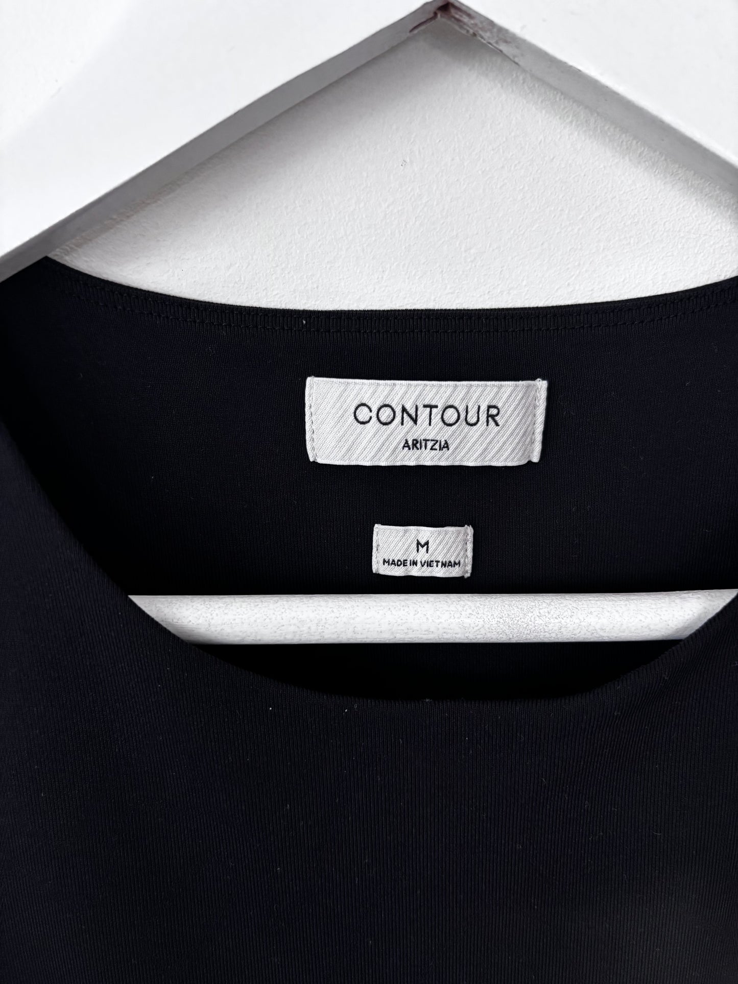 Aritzia Contour Crew Cropped T Black | Medium
