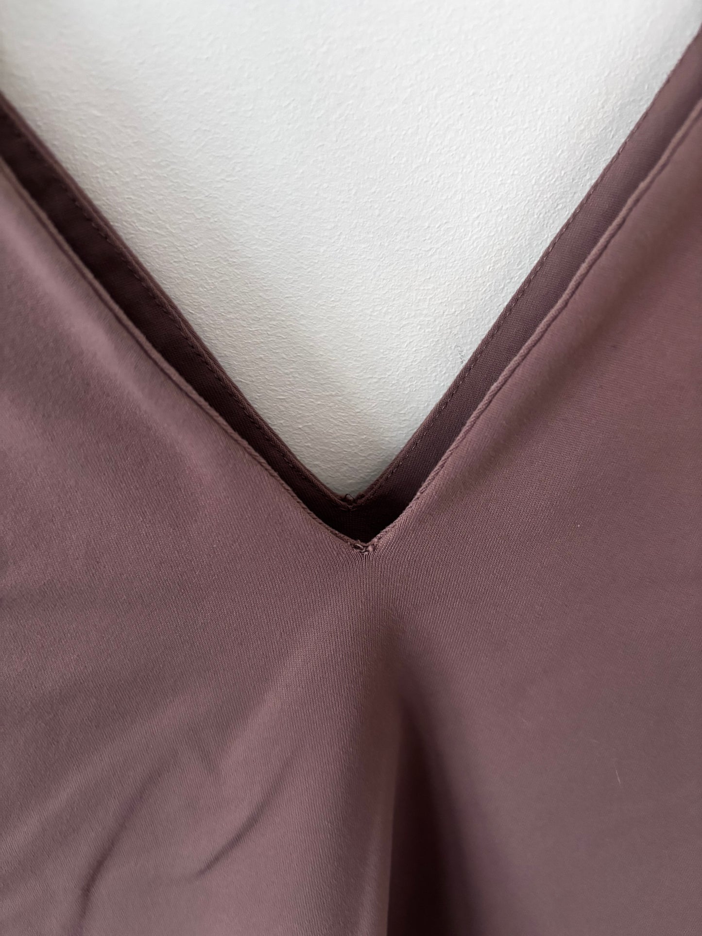 Abercrombie Seamless V-neck Bodysuit in Brown | Sz Medium
