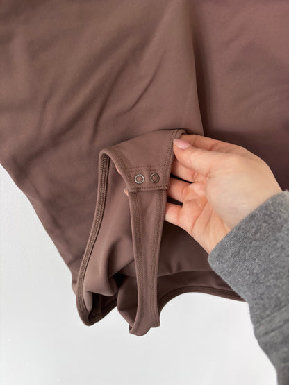 A&F Seamless V-neck Bodysuit in Brown | Sz Medium