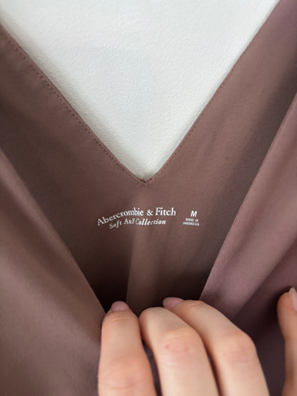 A&F Seamless V-neck Bodysuit in Brown | Sz Medium