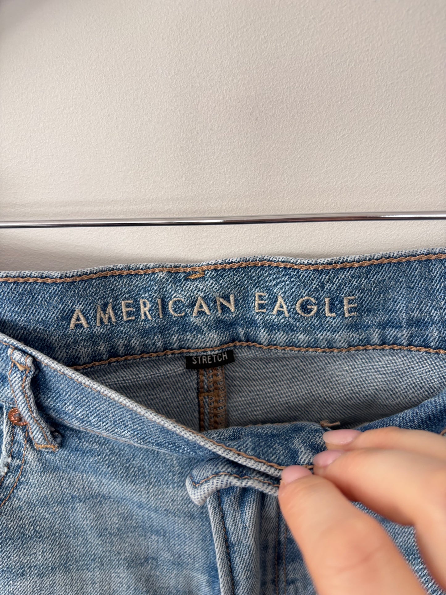 American Eagle Stretch High Rise 90s Denim Shorts | Sz 6 (may fit small)(AW3)