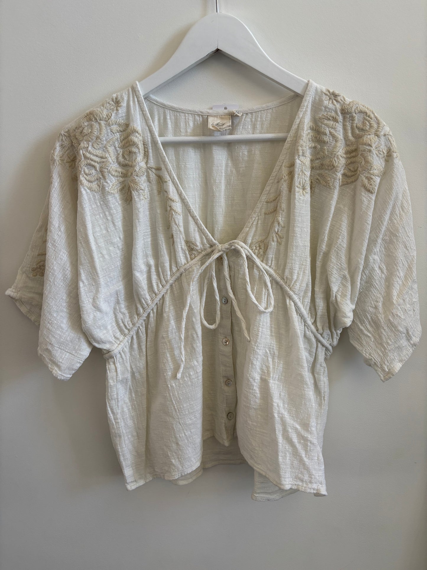 White Crow Embroidery Detailed Blouse| Small Oversized  (O67M10)