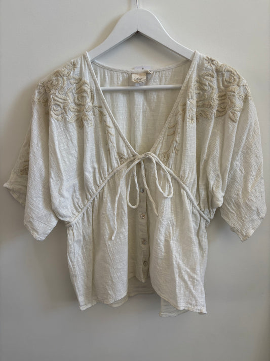 White Crow Embroidery Detailed Blouse| Small Oversized  (O67M10)