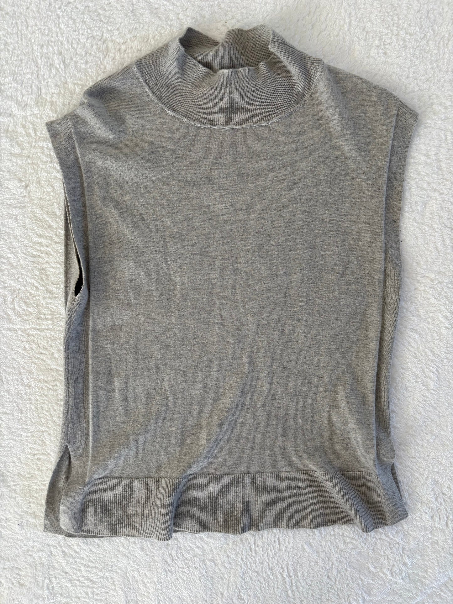 Banana Republic Sleeveless Sweater | Medium (fits large)