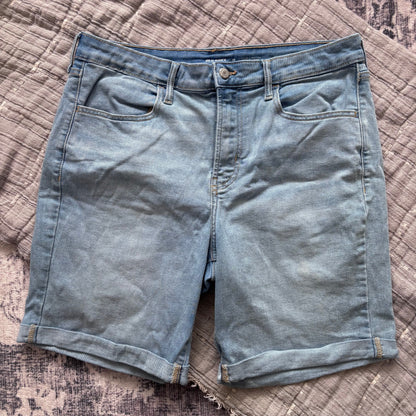 Old Navy Light Cuffed WOW Shorts 9" ins | Sz 14